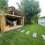 Prázdninový dům Havre De Paix - Grande Maison En Bois & Piscine Mérignac